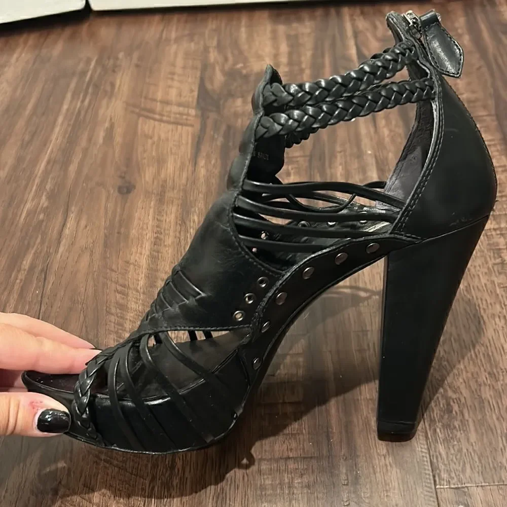 Pour La Victoire Black Leather Platform High Heels, Size 9